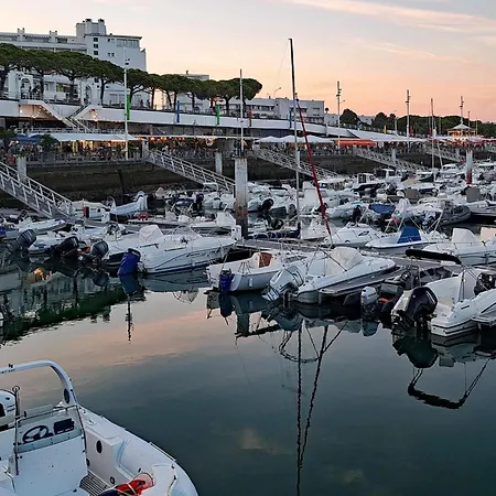 3 Bedroom Amazing In Holiday home