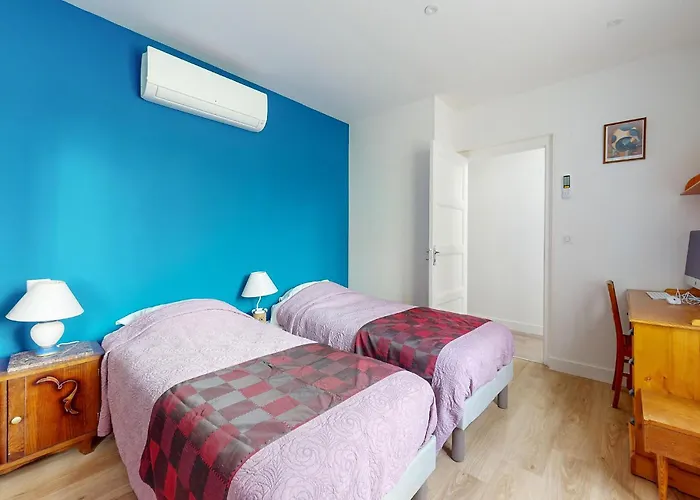 Holiday home 3 Bedroom Amazing In Royan