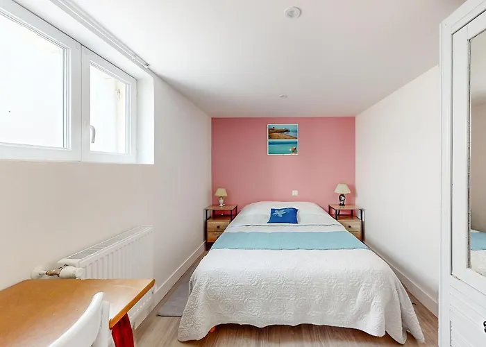 3 Bedroom Amazing In Holiday home Royan