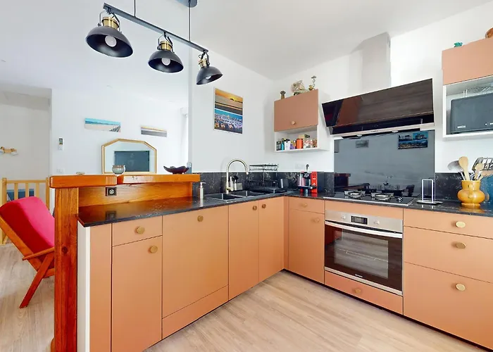 Holiday home 3 Bedroom Amazing In Royan