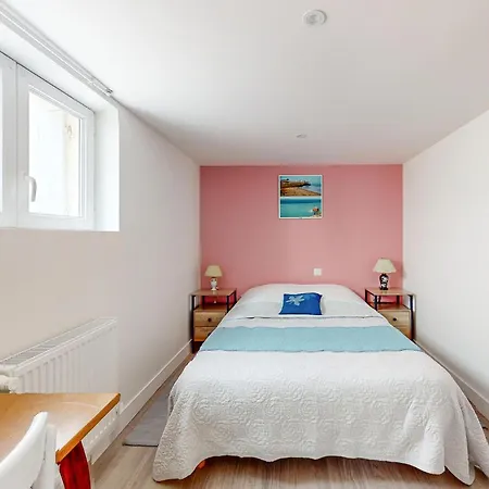 3 Bedroom Beautiful In Дом отдыха Руайян